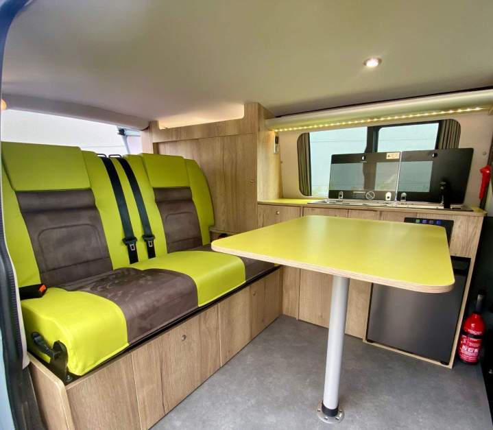 Transformation d’un fourgon utilitaire en van aménagé Quimper